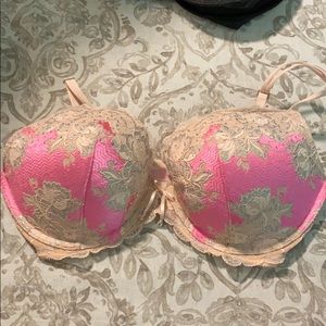 Victoria’s Secret very sexy push up bra